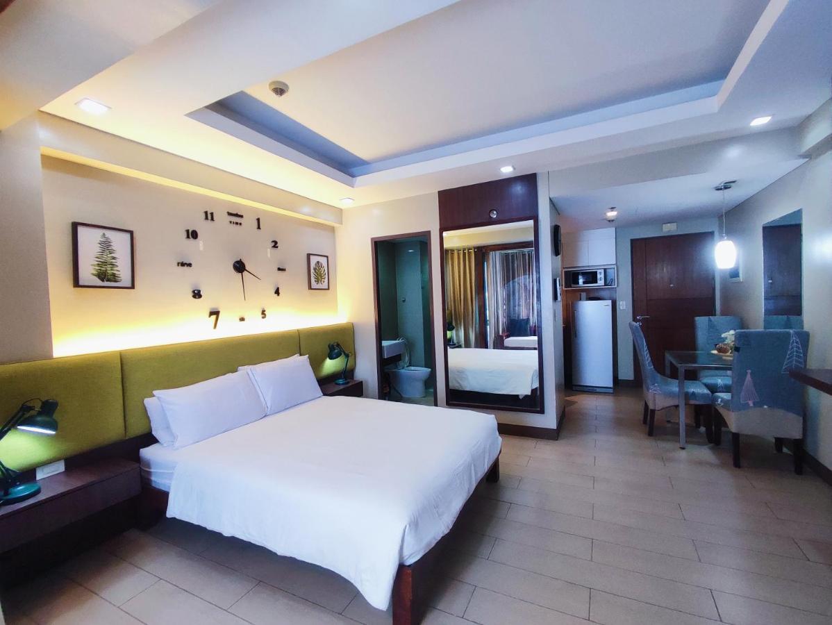 Two Palmtree Villas Newport Boulevard Near Naia 3 Pasay City Manila Exteriér fotografie