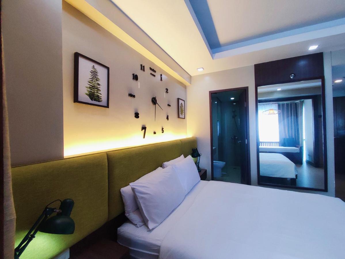 Two Palmtree Villas Newport Boulevard Near Naia 3 Pasay City Manila Exteriér fotografie